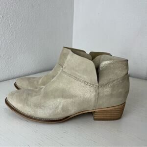 Seychelles metallic sheen Snare suede ankle bootie size 8.5